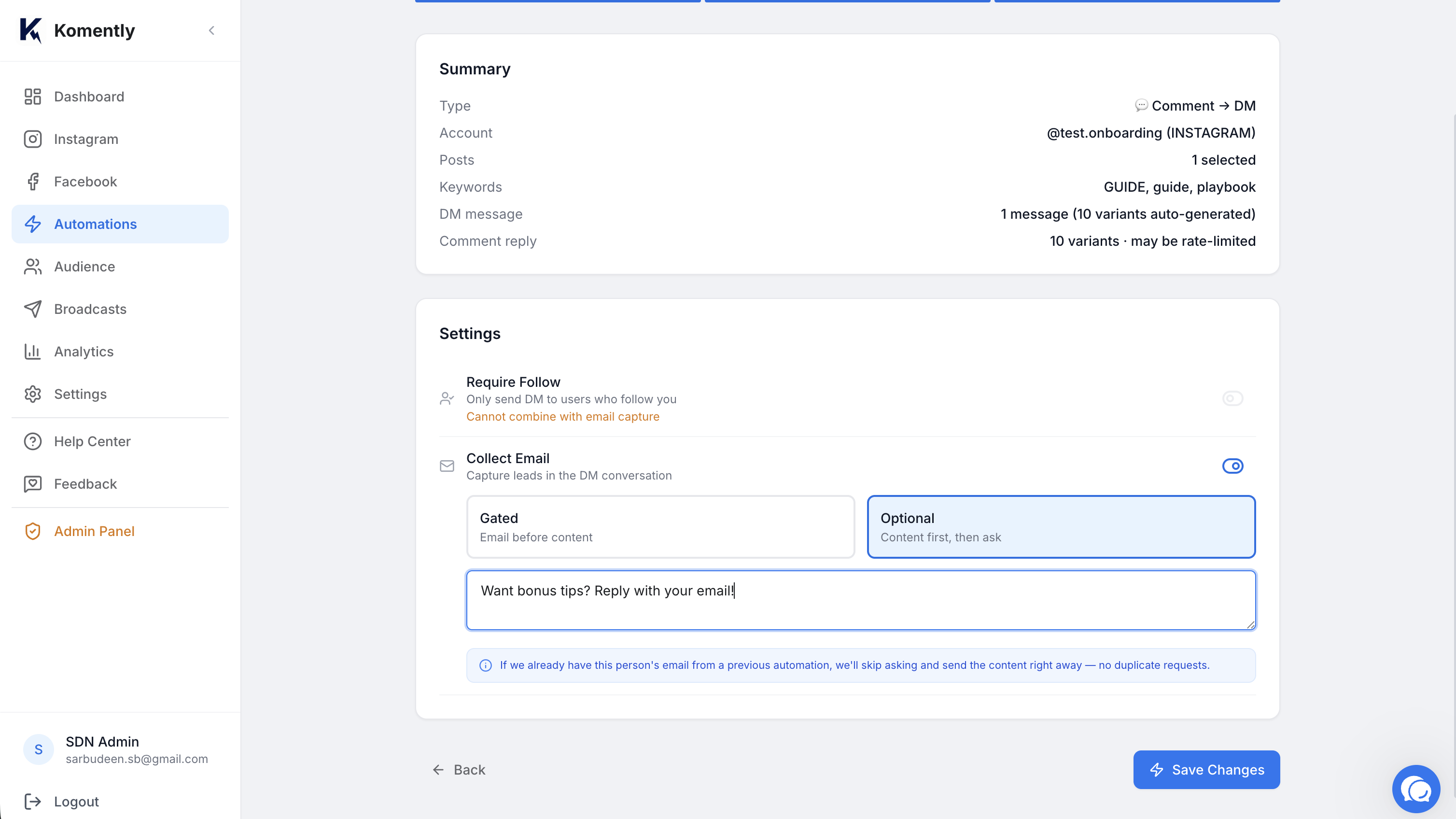 Komently lead capture settings: ask for email before sending the resource, with the collected contacts list
